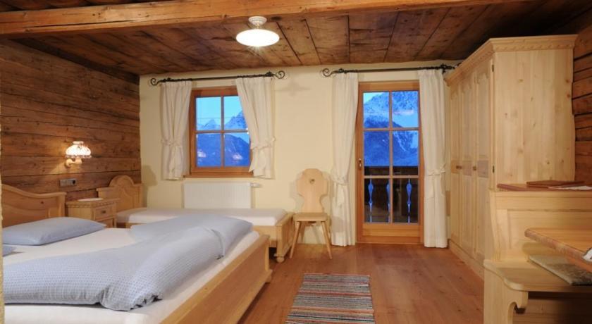 Glinzhof Mountain Natur Resort Agriturismo Сан Кандидо Стая снимка